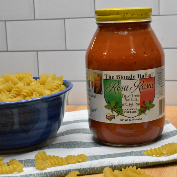 Jar of Rosa Roma Creamy Tomato Pasta Sauce with Rotini Pasta